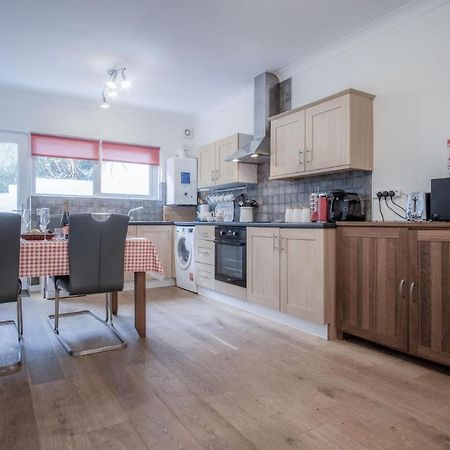 Glenvale - 2 Bedroom Apartment - Saundersfoot Extérieur photo